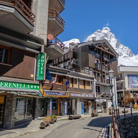 Hotel & Ristorante Serenella ブレウイル・チェルヴィナイア エクステリア 写真