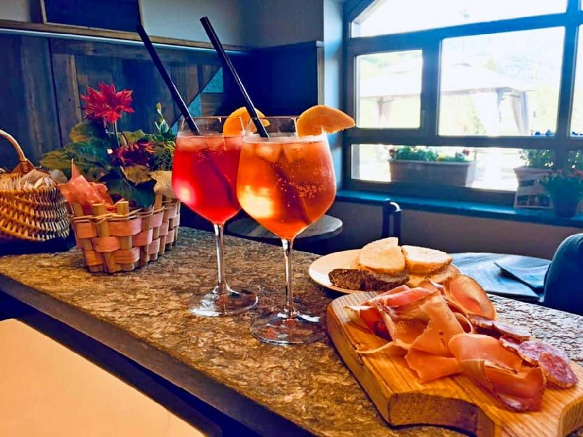 Hotel & Ristorante Serenella ブレウイル・チェルヴィナイア エクステリア 写真