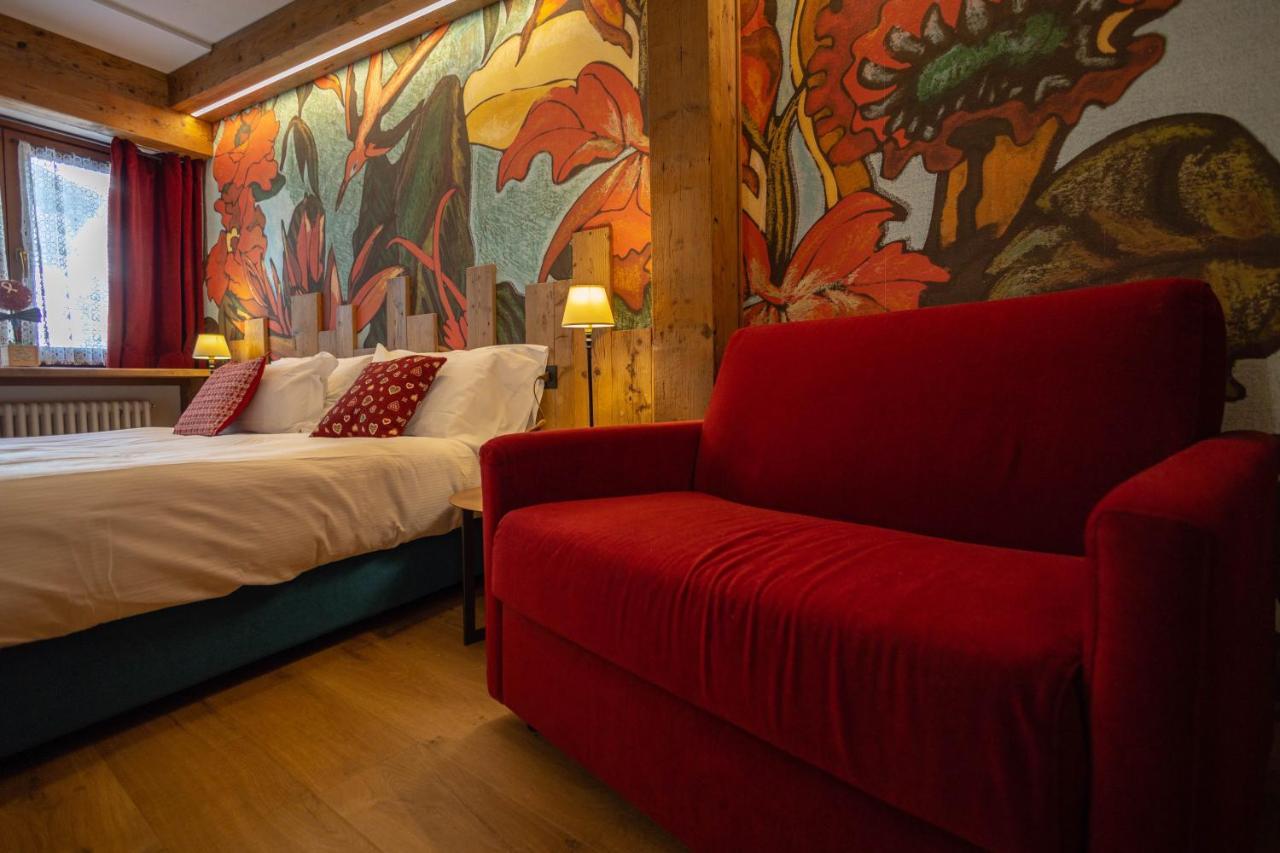 Hotel & Ristorante Serenella ブレウイル・チェルヴィナイア エクステリア 写真