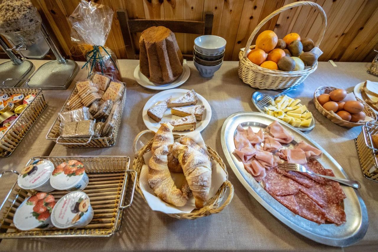Hotel & Ristorante Serenella ブレウイル・チェルヴィナイア エクステリア 写真